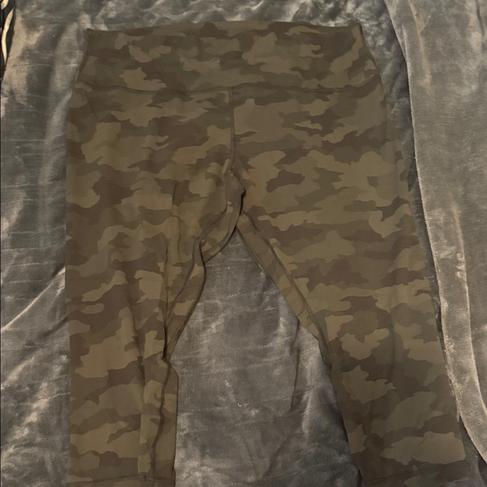 lululemon athletica Camouflage Leggings - Olive and Brown